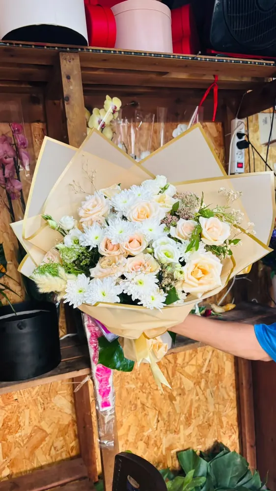 Photo réelle bouquet douceur nacrée livré à Casablanca